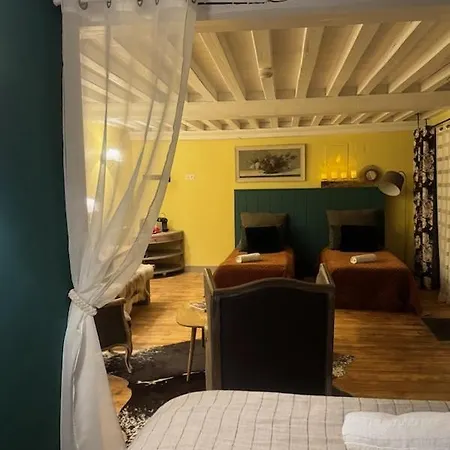 La Cour Sainte Catherine Demeure De Charme לינה וארוחת בוקר 3*