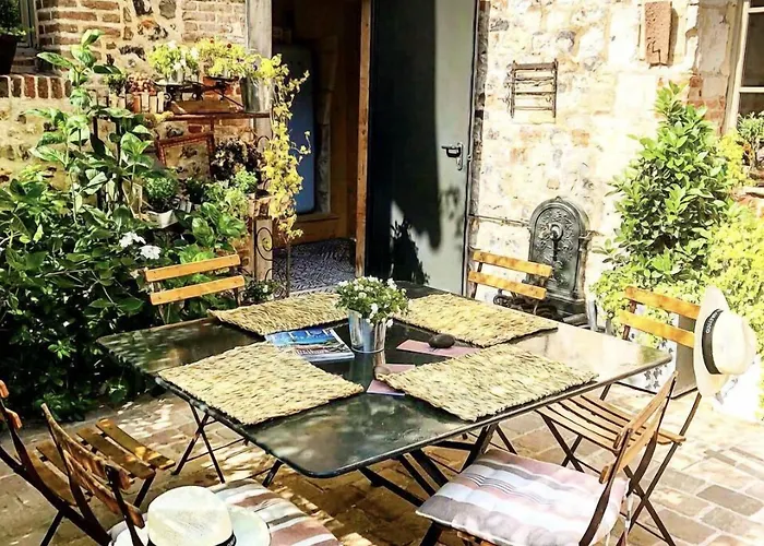 La Cour Sainte Catherine Demeure De Charme Bed and Breakfast Ονφλέρ