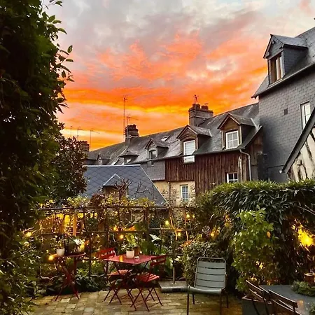 ベッド・アンド・ブレックファスト La Cour Sainte Catherine Demeure De Charme