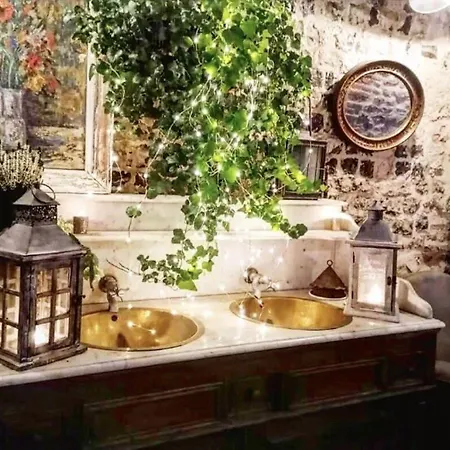 La Cour Sainte Catherine Demeure De Charme Bed & Breakfast Honfleur