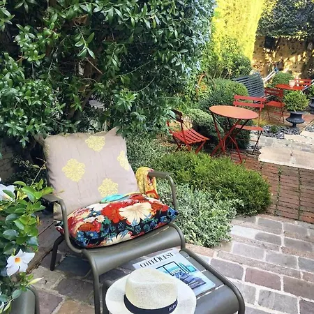 La Cour Sainte Catherine Demeure De Charme ベッド・アンド・ブレックファスト