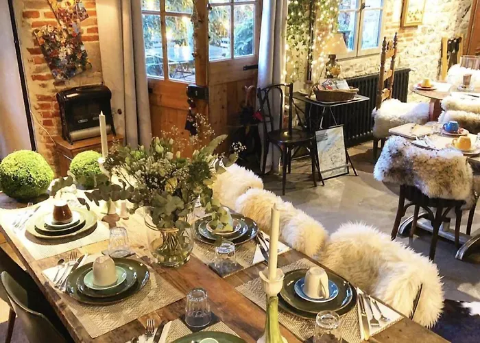 La Cour Sainte Catherine Demeure De Charme Bed and Breakfast